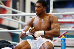 anthony-joshua-boxe-compressed