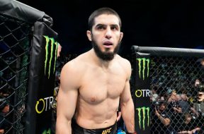 islam-makhachev-est-actuellement-champion-poids-leger-de-l-ufc