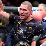 Henry Cejudo a émis ses doutes sur les capacités d'Alex Pereira. Une révélation surprenante de 'Triple C', qui juge que le champion des lourds-légers a des trop grosses failles dans son jeu.