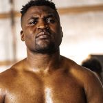 Francis Ngannou s'entraîne avec une grande équipe, dont Eric Nicksick fait partie. Ce dernier a notamment raconté la fois où le combattant PFL a offert un cadeau précieux à l'un de ses coachs, qui a été ému jusqu'aux larmes.