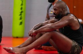 Jon-Jones-s-est-blessé-avant-son-combat-à-l-UFC-309