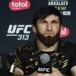 Magomed Ankalaev a battu Alex Pereira cette nuit, lors de l'UFC 313 à Las Vegas. Désormais champion, le Russe a incendié son adversaire sur les réseaux.
