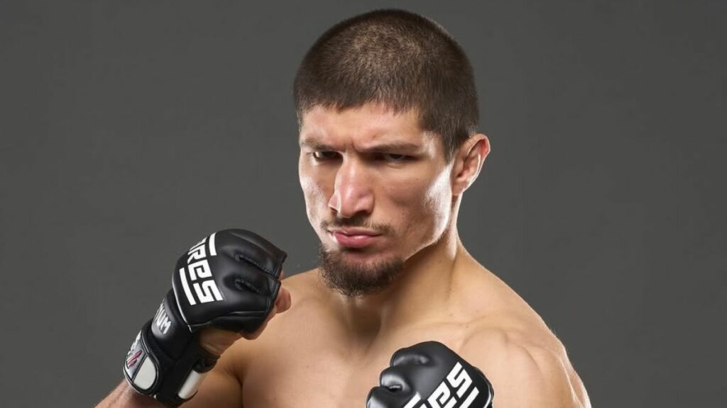 Baki va faire son retour dans la cage ce 16 mai pour un combat pour le titre vacant des poids mi-moyens de l’ARES, face à Thiago Lima, un adversaire que beaucoup considèrent comme un “plombier”, mais sur lequel Baki est justement revenu.