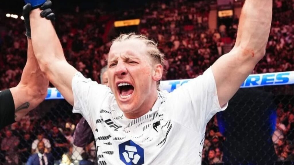 Joe Rogan a salué Paddy Pimblett pour son apparence trompeuse et ses performances dominantes, comparant son combat contre Michael Chandler à celui de Charles Oliveira.