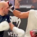 Ciryl Gane fait un sparring avec le poids lourd du Glory Sofian Laïdounii, ils s'envoient des bombes