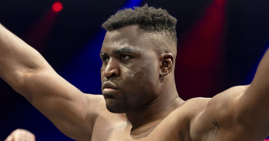 Francis Ngannou veut disputer une revanche en boxe avant son retour en MMA