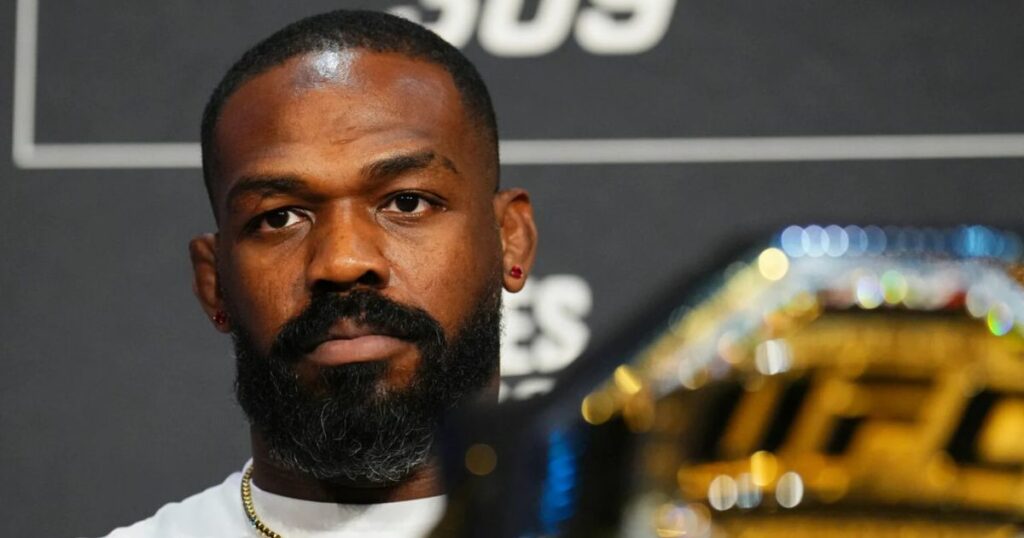 Nate Diaz se bagarre et se fait virer d'une émission, Jon Jones réagit