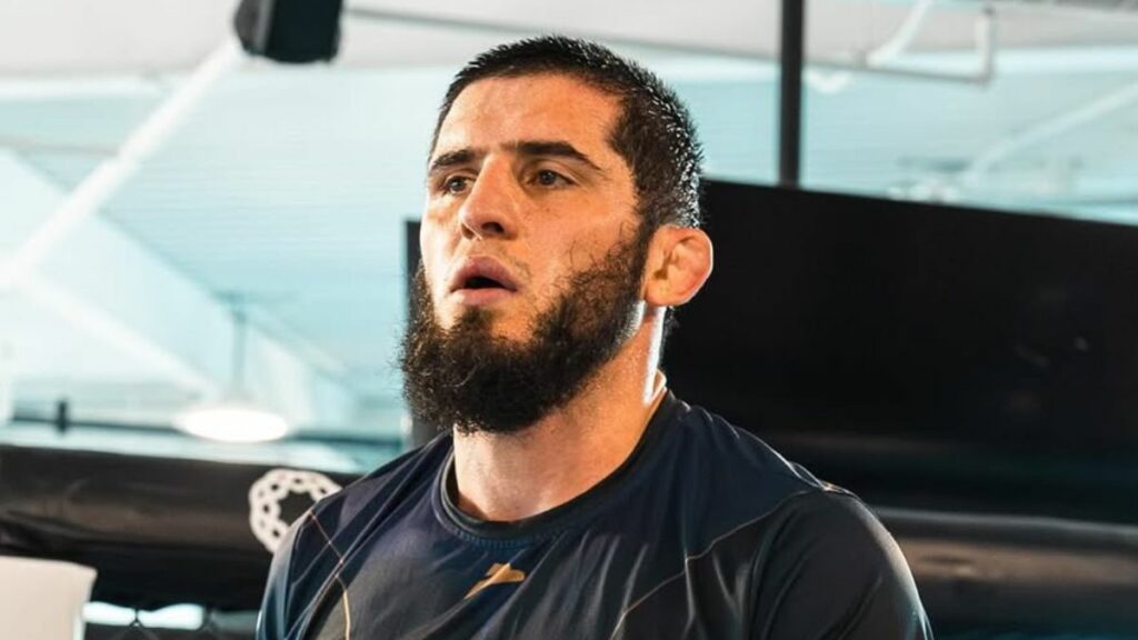 Islam Makhachev est monté chez les welters pour devenir double champion, mais il se pourrait que son plan prenne du retard.