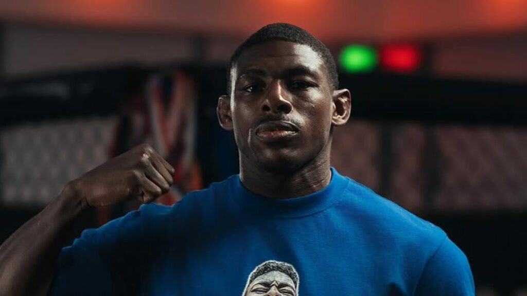 Samedi soir, Buckley a affronté l’ancien champion poids welter Kamaru Usman lors du combat principal de l’UFC Atlanta, s’inclinant par décision unanime. Un coup dur pour Buckley.