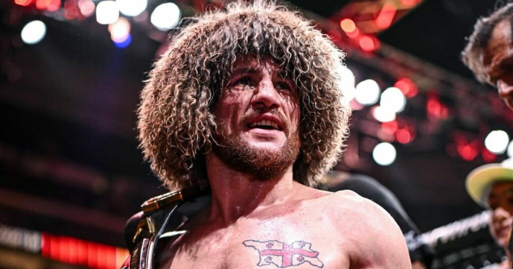 Merab Dvalishvili rejoint un club de légendes de l'UFC, Jon Jones réagit
