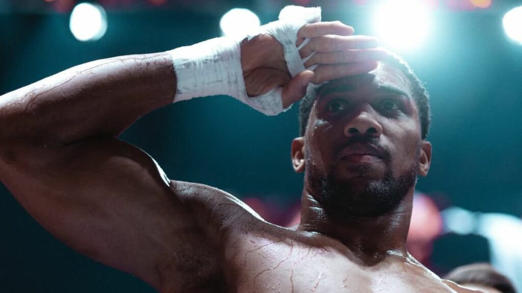 Une énorme rumeur commence à naître dans le circuit de la boxe des poids lourds, concernant le tricolore Tony Yoka. Ce dernier pourrait faire face à un monument : Anthony Joshua.