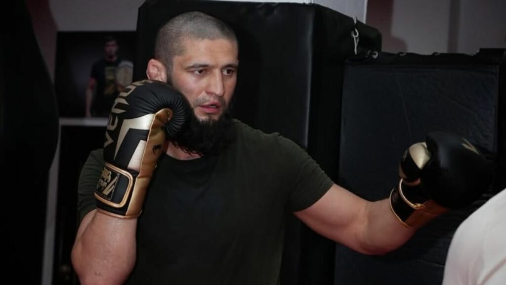 Le poids léger de l’UFC, Arman Tsarukyan, a partagé une mise à jour positive concernant le camp d’entraînement de Khamzat Chimaev en vue de l’UFC 319.