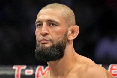 Khamzat-Chimaev-mis-en-garde-par-un-ancien-champion-sur-l’atout-majeur-de-Dricus-du-Plessis