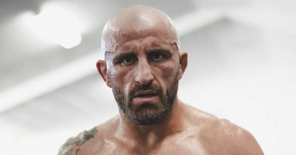 Max Holloway vs. Dustin Poirier 3 : le pronostic tranché d'Alexander Volkanovski