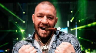 Daniel-Cormier-pointe-le-problème-principal-avec-Conor-McGregor