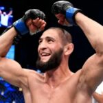 Khamzat Chimaev va défier Dricus Du Plessis le 16 août pour le titre des poids moyens de l’UFC. 'Borz' semble plus que confiant pour ce duel et se dit prêt à toute éventualité.