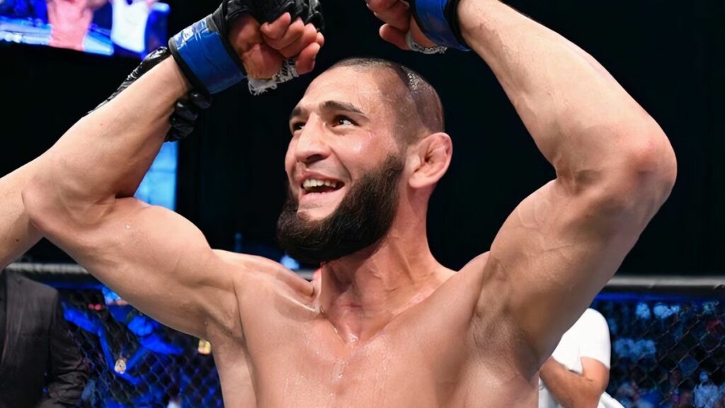 Le nouveau champion des middleweights, Khamzat Chimaev, est apparemment très demandé à l’UFC. Son nom a récemment été évoqué par Magomed Ankalaev, qui a été très clair.