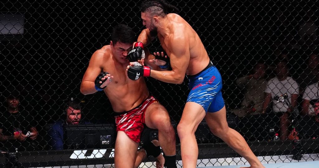 johnny-walker-pulverise-zhang-mingyang-ufc-shanghai