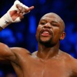 Floyd Mayweather pourrait faire son retour en boxe professionnelle après Mike Tyson Floyd Mayweather affronte Mike Tyson en 2026, dans un combat d'exhibition. Après cela, le pugiliste invaincu pourrait faire son retour en professionnel.