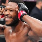 Oumar Sy affrontait Brendson Ribeiro en carte préliminaire de l'UFC Paris. Sortant d'une défaite en juin dernier, le Français avait à cœur de renouer avec la victoire.