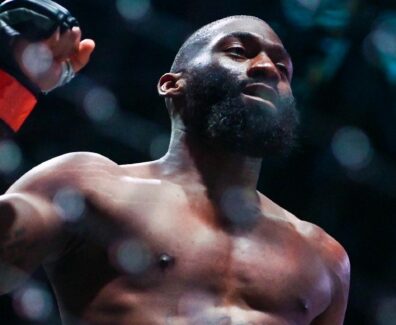 Cédric-Doumbé-réaction-blessure-baki-mma-ares