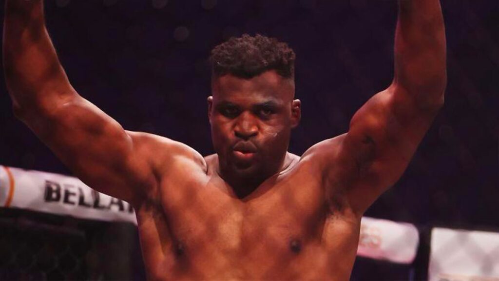 Francis Ngannou annonce son retour en MMA