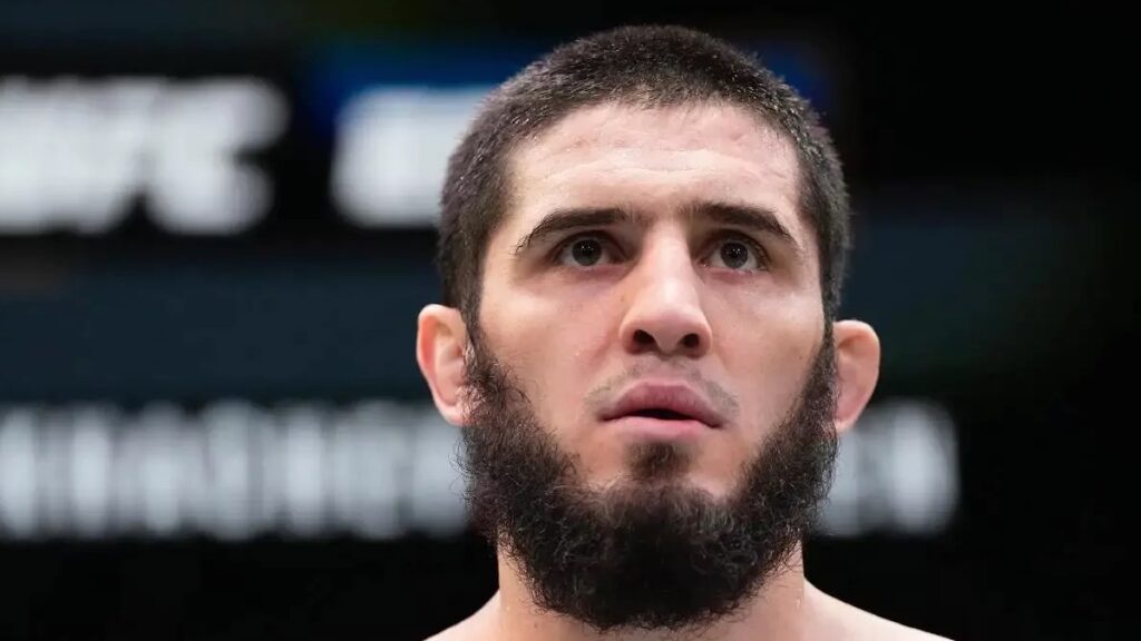 Islam Makhachev affiche un nouveau physique impressionnant