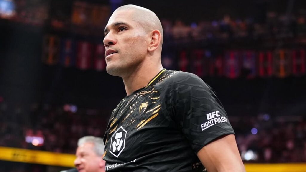 Pereira sort du combat avec une fracture au pied