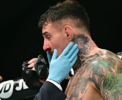 Poirier-réaction-eye-poke-Aspinall-Gane-ufc-321