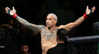 charles-oliveira-reaction-ufc-rio