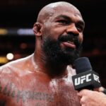 Jon Jones s'en prend de nouveau à Tom Aspinall après son combat contre Ciryl Gane Jon Jones s'en prend de nouveau à Tom Aspinall après son combat contre Ciryl Gane