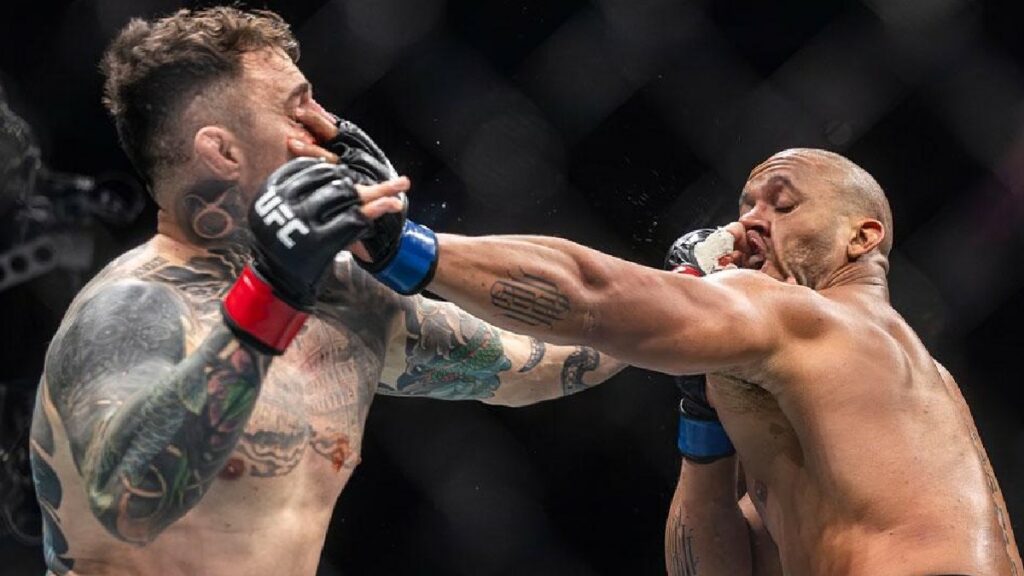 Le médecin de la Fédération française de MMA donne son avis sur la blessure de Aspinall