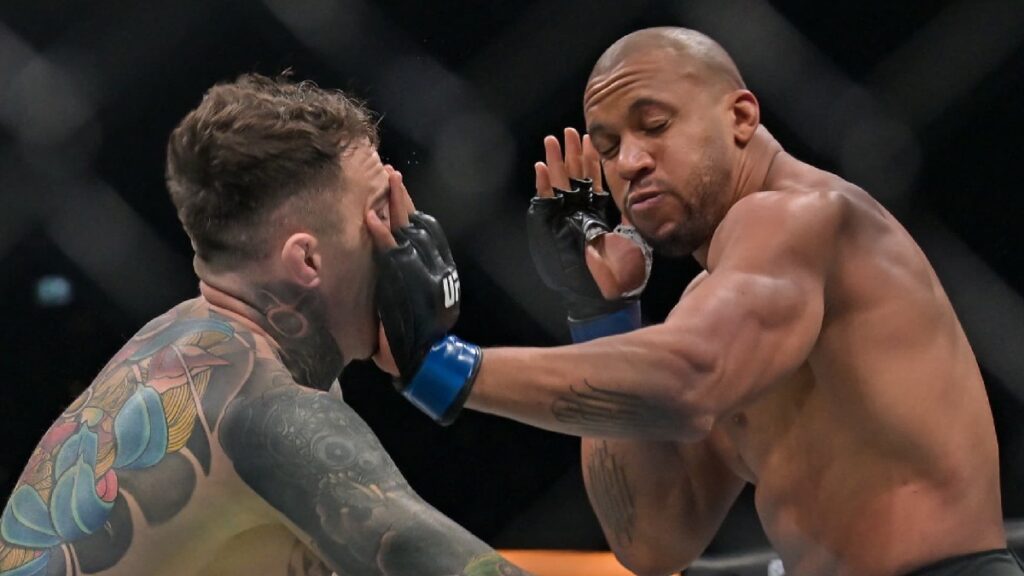 Islam Makhachev réagit au no conteste entre Aspinall et Gane