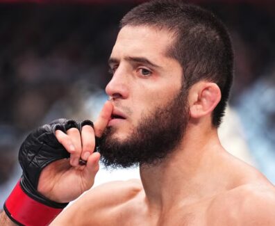 Islam-Makhachev-transformation-physique-poids-l&eacute;ger-welter-diff&eacute;rences-ufc-322