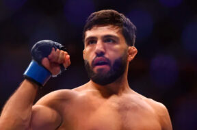 arman-tsarukyan-physique-ufc-qatar-dan-hooker