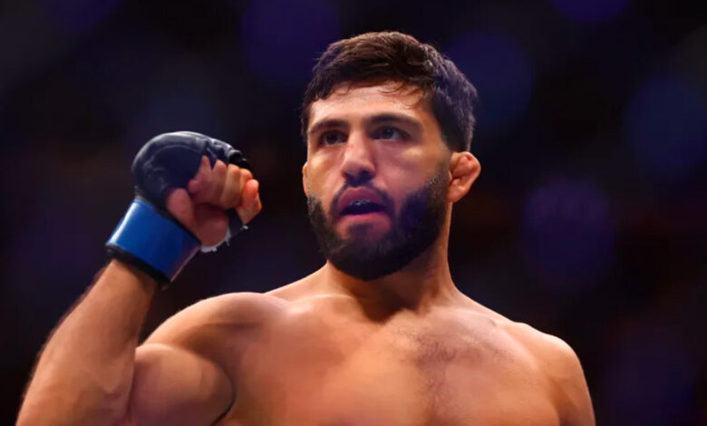 arman-tsarukyan-physique-ufc-qatar-dan-hooker