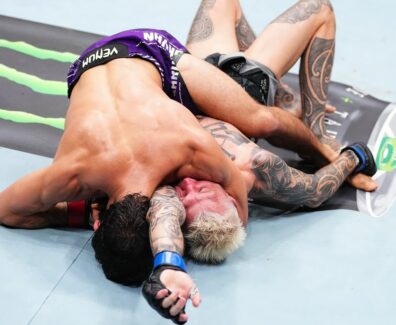 arman-tsarukyan-soumission-dan-hooker-ufc-qatar