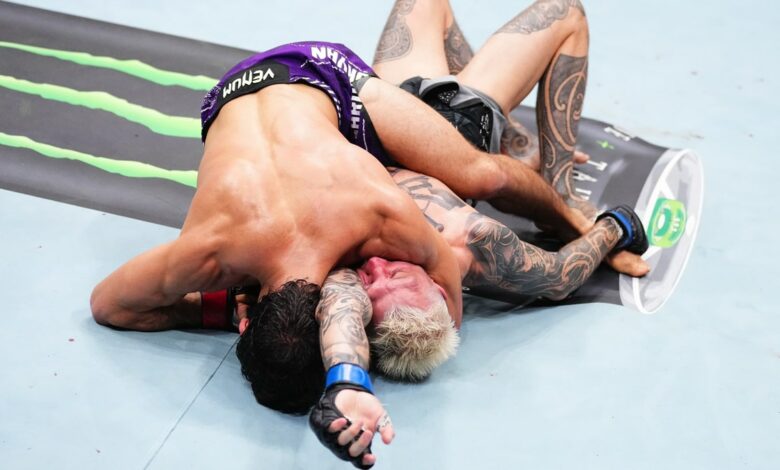 arman-tsarukyan-soumission-dan-hooker-ufc-qatar