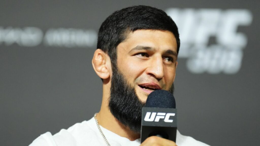 Khamzat Chimaev donne son pronostic pour Jack Della Maddalena vs Islam Makhachev