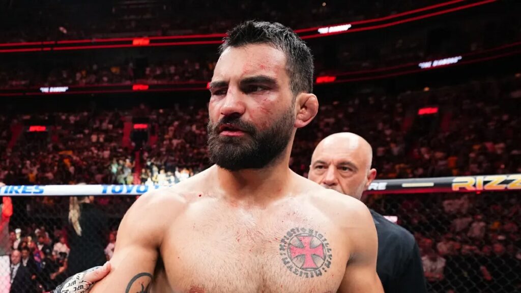 Dan Hooker envoie un message brutal à Benoît Saint Denis