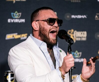 Conor-McGregor-moquerie-Jake-Paul-m&acirc;choire-op&eacute;ration