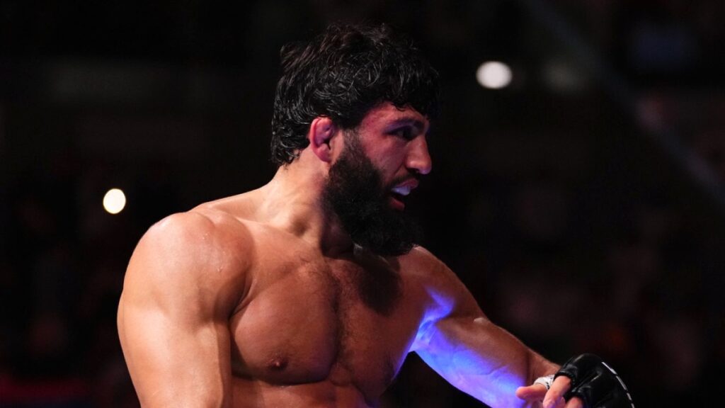 Dana White donne les raisons de l'exclusion de Arman Tsarukyan du titre intérimaire