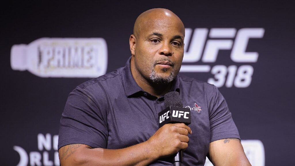 Daniel Cormier affirme que les combattants gagnent d&eacute;j&agrave; plus d'argent qu'avant
