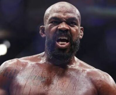 Joe-Rogan-trouve-scandaleux-que-Jon-Jones-ne-soit-pas-présent-à-lUFC-Maison-Blanche