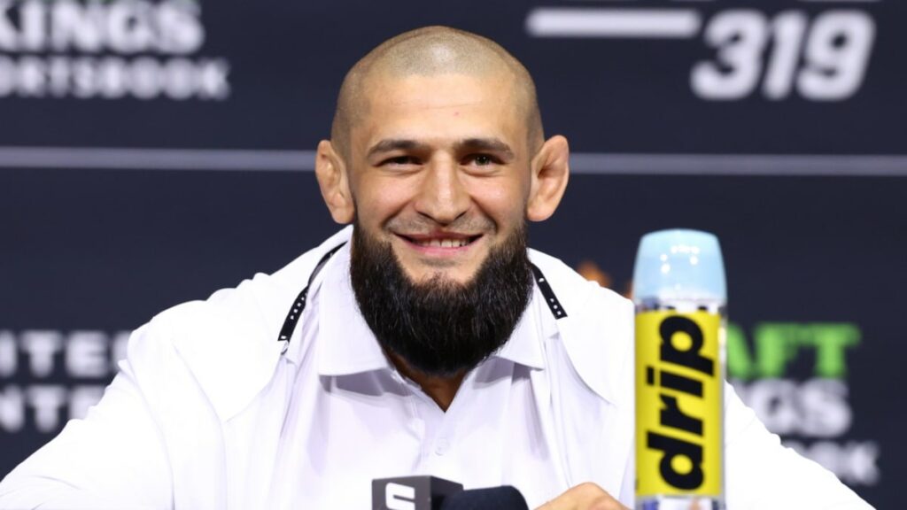 Khamzat Chimaev réagit à la vidéo de Nassourdine Imavov en sparring