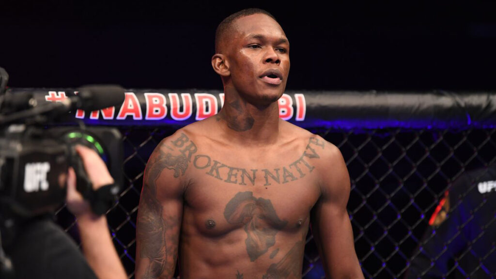 Israel Adesanya n'a plus combattu depuis f&eacute;vrier 2025. R&eacute;cemment, l'ancien champion a &eacute;voqu&eacute; son avenir. Et sa strat&eacute;gie de retour semble particuli&egrave;rement t&eacute;m&eacute;raire.