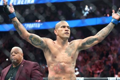 Alex-Pereira-Poids-Lourds-Champion-Jamahal-Hill