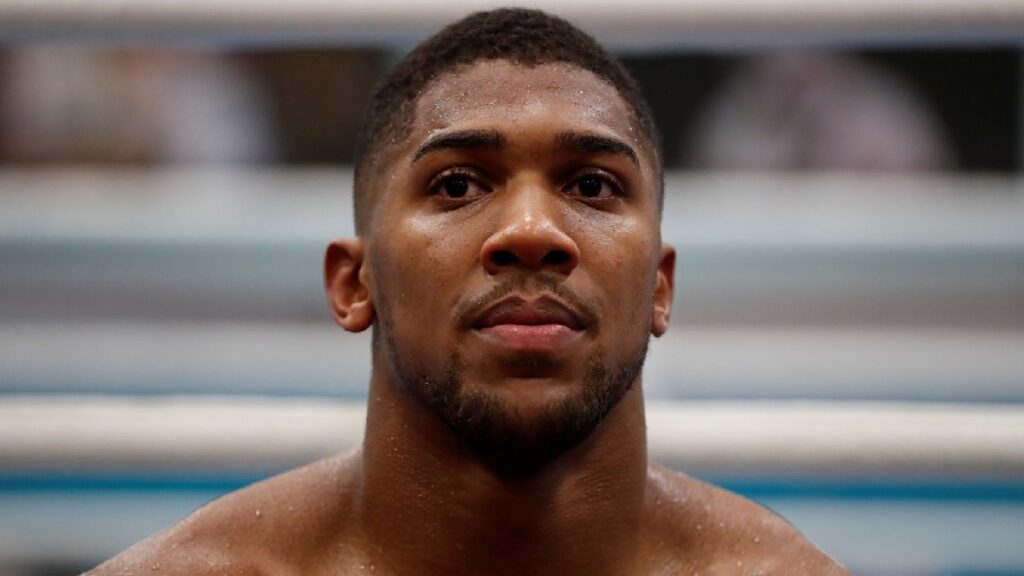 Anthony Joshua l&acirc;che ses premiers mots apr&egrave;s son accident