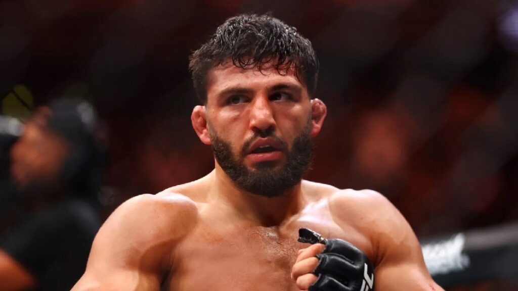 Chael Sonnen ne comprend pas la décision de l’UFC sur le cas Arman Tsarukyan : « Ils doivent pardonner… »