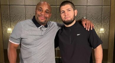 Daniel-Cormier-critique-Jon-Jones-entraineur-pref&egrave;re Khabib